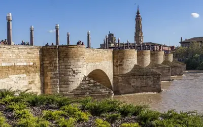 El Puente de Piedra